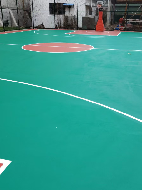 济宁 球场长期使用易出现地面开裂